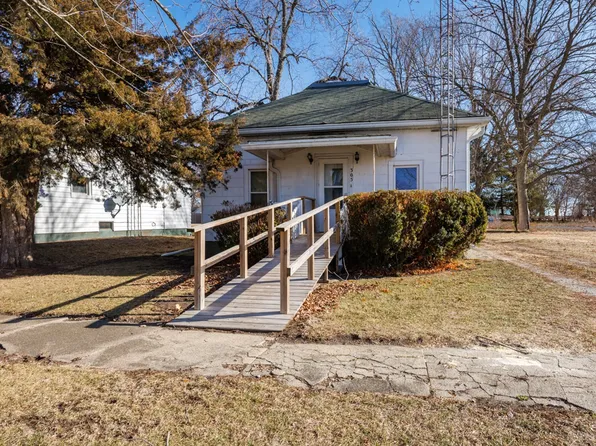 305 S Harrison St, Colfax, IL 61728