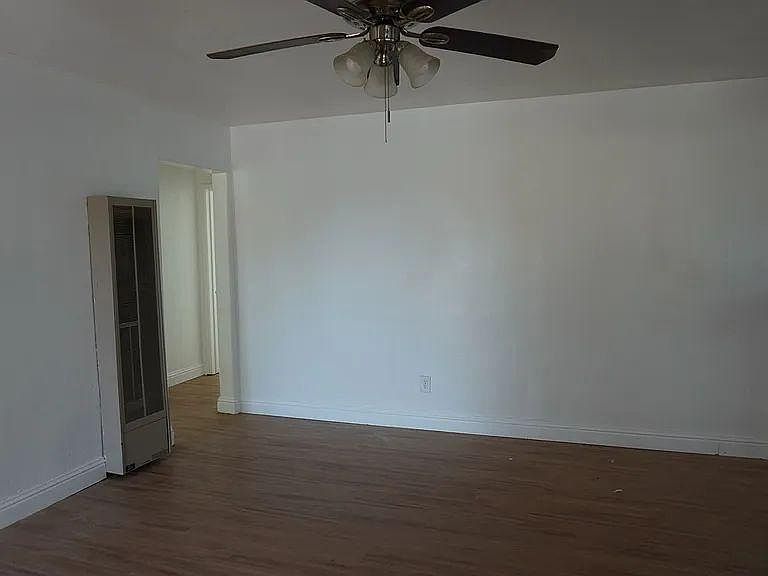 2nd image of 31088 Oak Pl