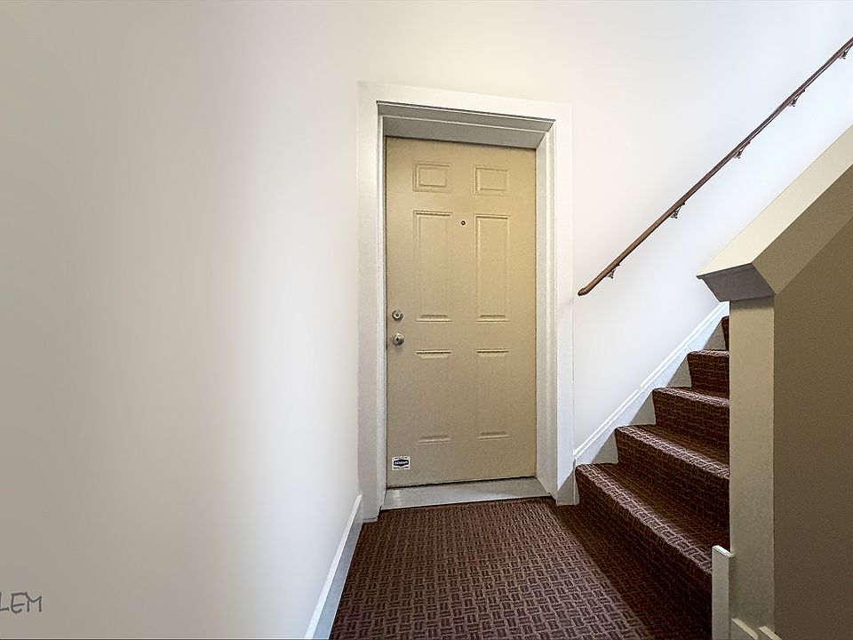 2nd image of 1256 W Carmen Ave