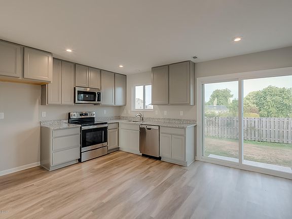 3rd image of 115 El Dorado Ct