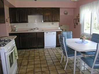 Eat-In Kitchen