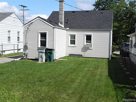 3rd image of 38 E Coy Ave