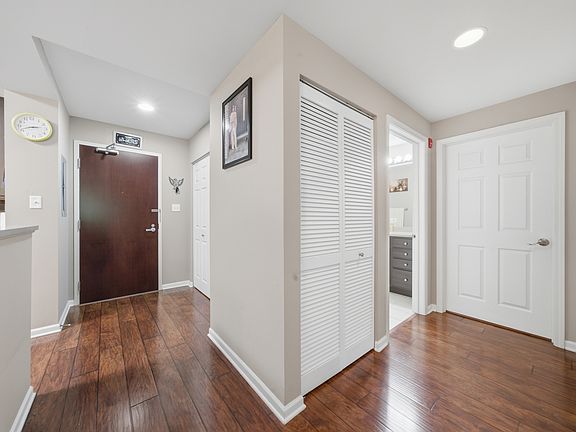 4th image of 105 Lakeview Dr APT 209
