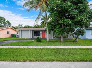 6620 NW 24th St, Sunrise, FL 33313