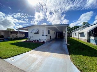 222 Poinsettia Dr, Fort Myers, FL 33905