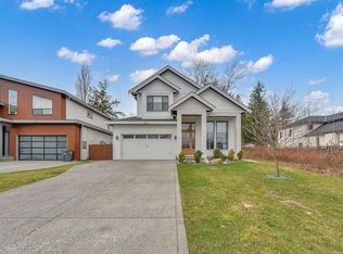 2071 156th St, Surrey, BC V4A 4T9