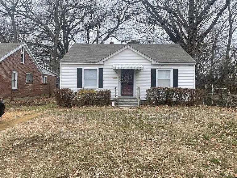 599 Houston St — Photo 2
