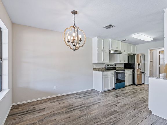 4th image of 1026 Summerplace Ln