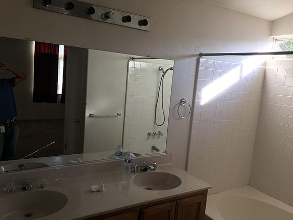 3rd image of 336 Zachary Dr