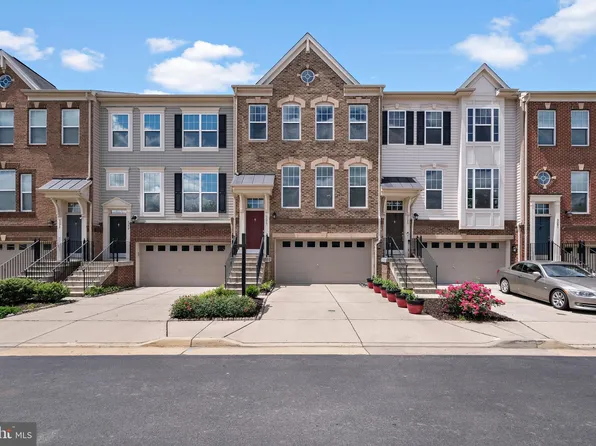 9079 Alexander Way, Manassas Park, VA 20111