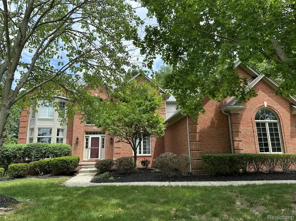 21346 Wheaton Ln, Novi, MI 48375