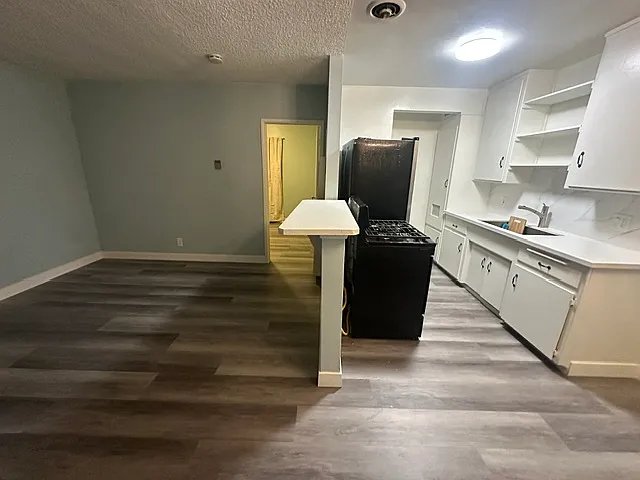 1745 Orizaba Ave — Photo 4