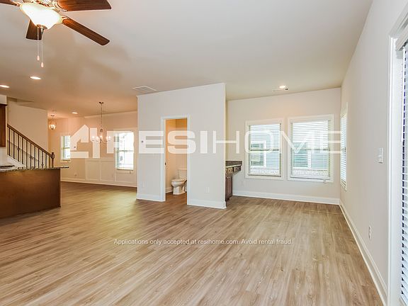 5th image of 1005 Tranquil Gardens Pl