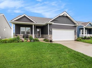 107 Barnsley Dr, Howell, MI 48843