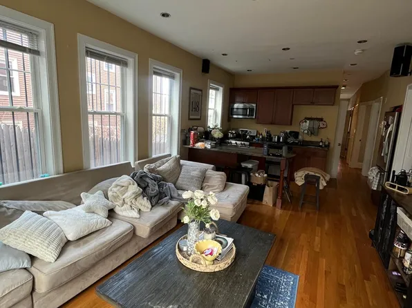 (undisclosed Address), Roxbury Crossing, MA 02120