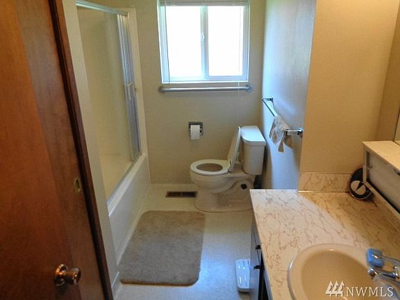 4th image of 7703 Bobcat Dr SE