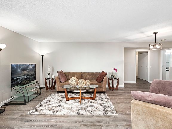 5th image of 5320 N Sheridan Rd APT 403
