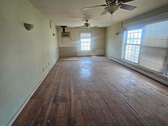 5th image of 230 W Orchard Park Rd