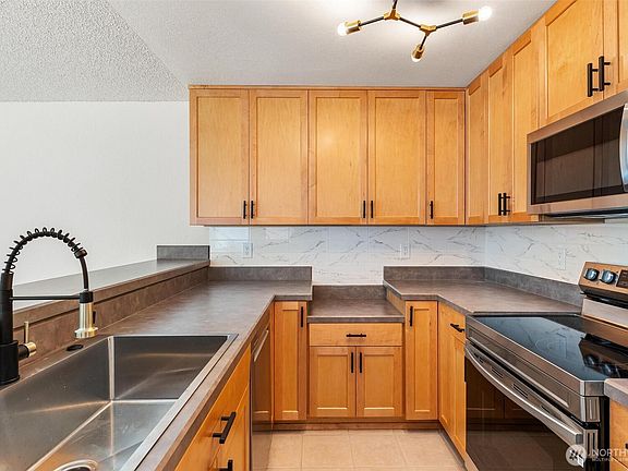 4th image of 4415 145th Avenue NE #H6