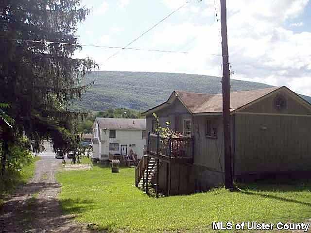 2nd image of 8074 Route 209