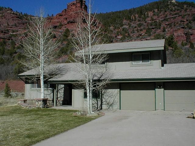 1st image of 10 Village Ct