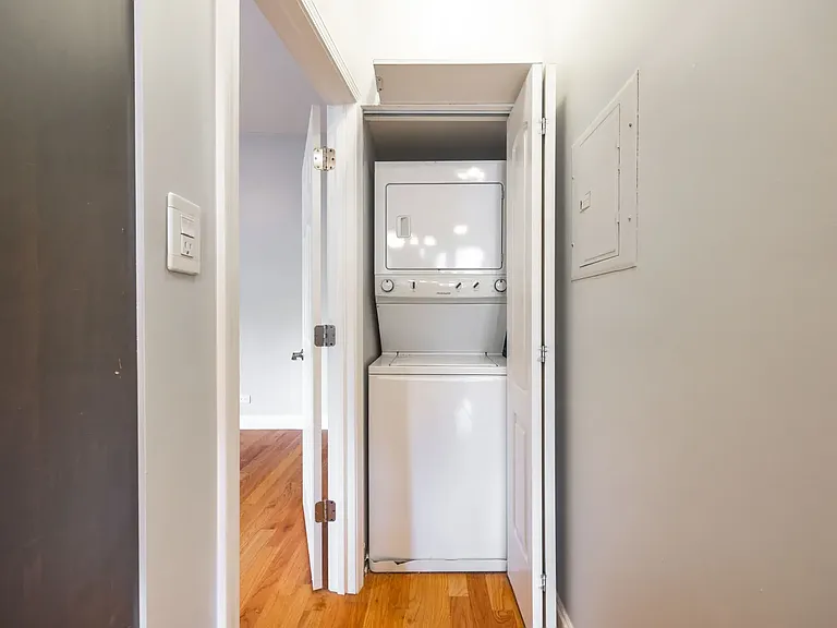 2148 N Milwaukee Ave #3R — Photo 2