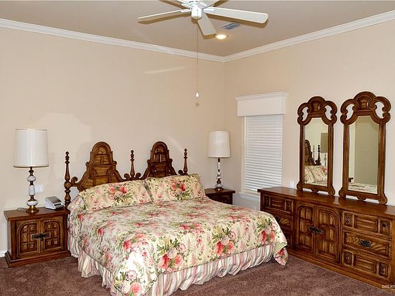 4th image of 413 Canary Ave