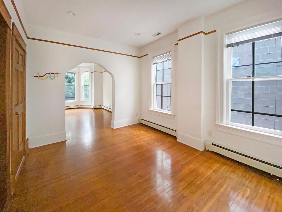 1st image of 1344 N Hoyne Ave #2