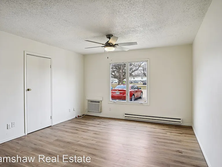2402 High View Ct — Photo 7
