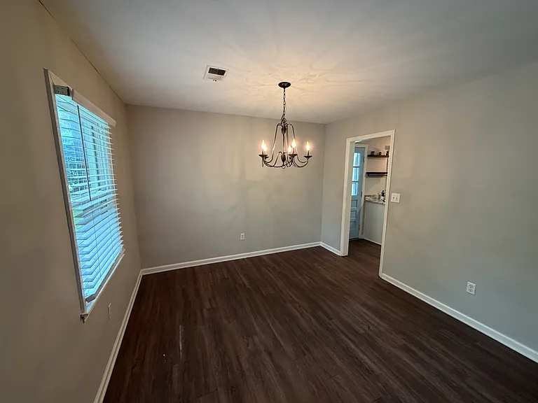 115 Burlington Ave — Photo 5