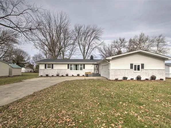 414 W Crea St, Cerro Gordo, IL 61818