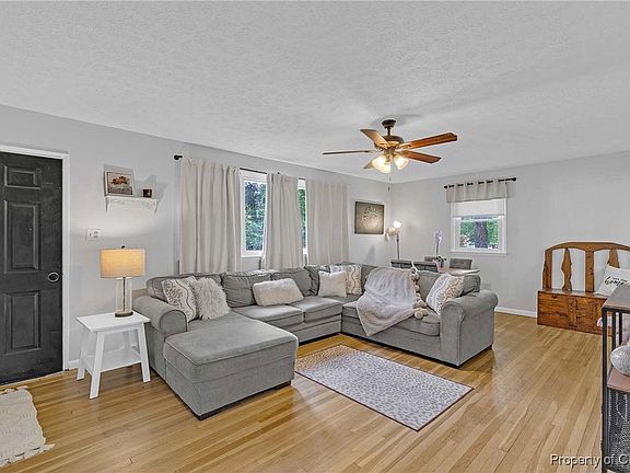 5th image of 7284 Farinholt St
