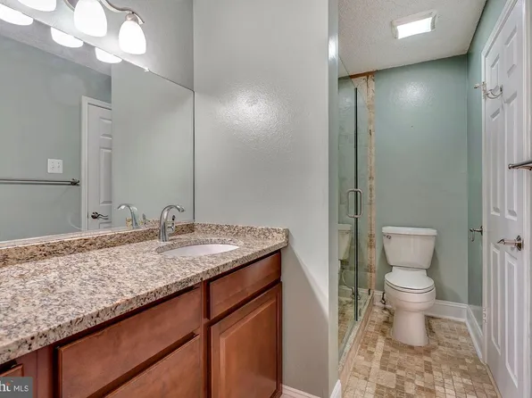 1513 Lincoln Way APT 304, Mc Lean, VA 22102