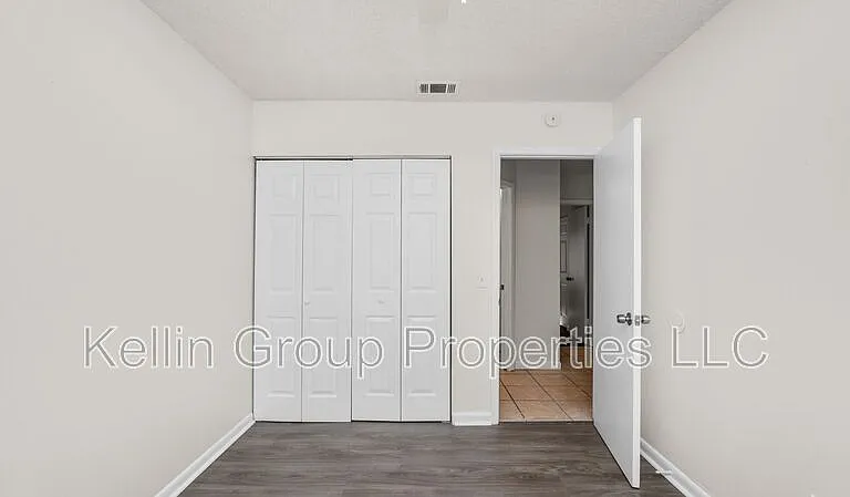 303 Regal Park Dr — Photo 29