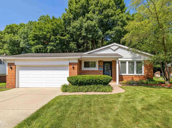 14433 Oxford St, Plymouth, MI 48170