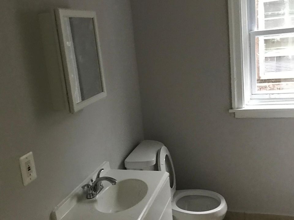 2nd image of 423 W Fisher Ave #2