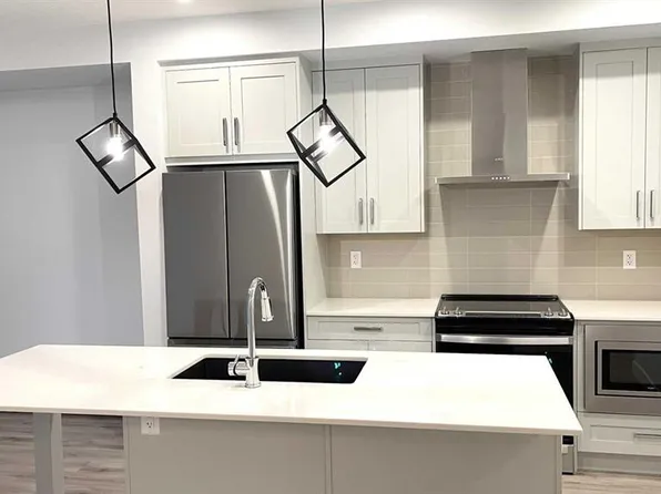 40 Sage Hill Walk NW #115, Calgary, AB T3R 2C5