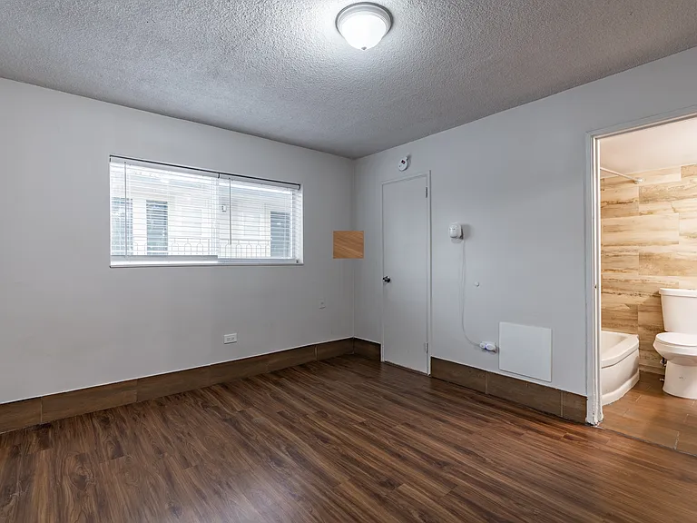 Crescendo Apartments — Photo 16