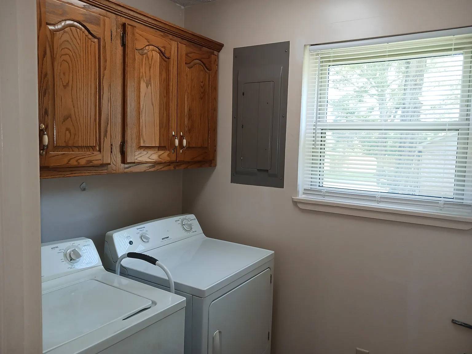101 Oak Ln — Photo 3