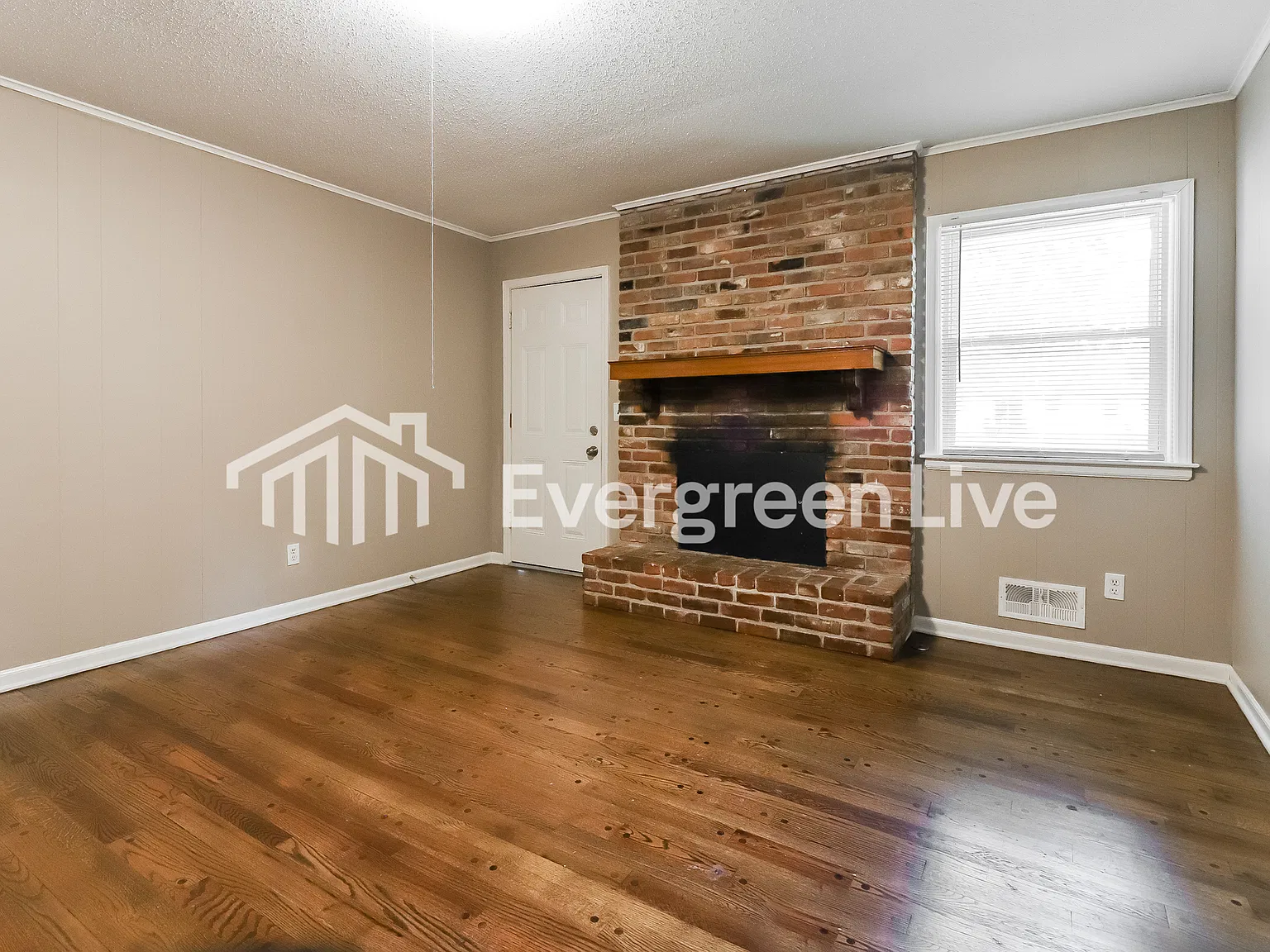 3 bed, 2.0 bath, 1348 sqft, $1,545 — Photo 4