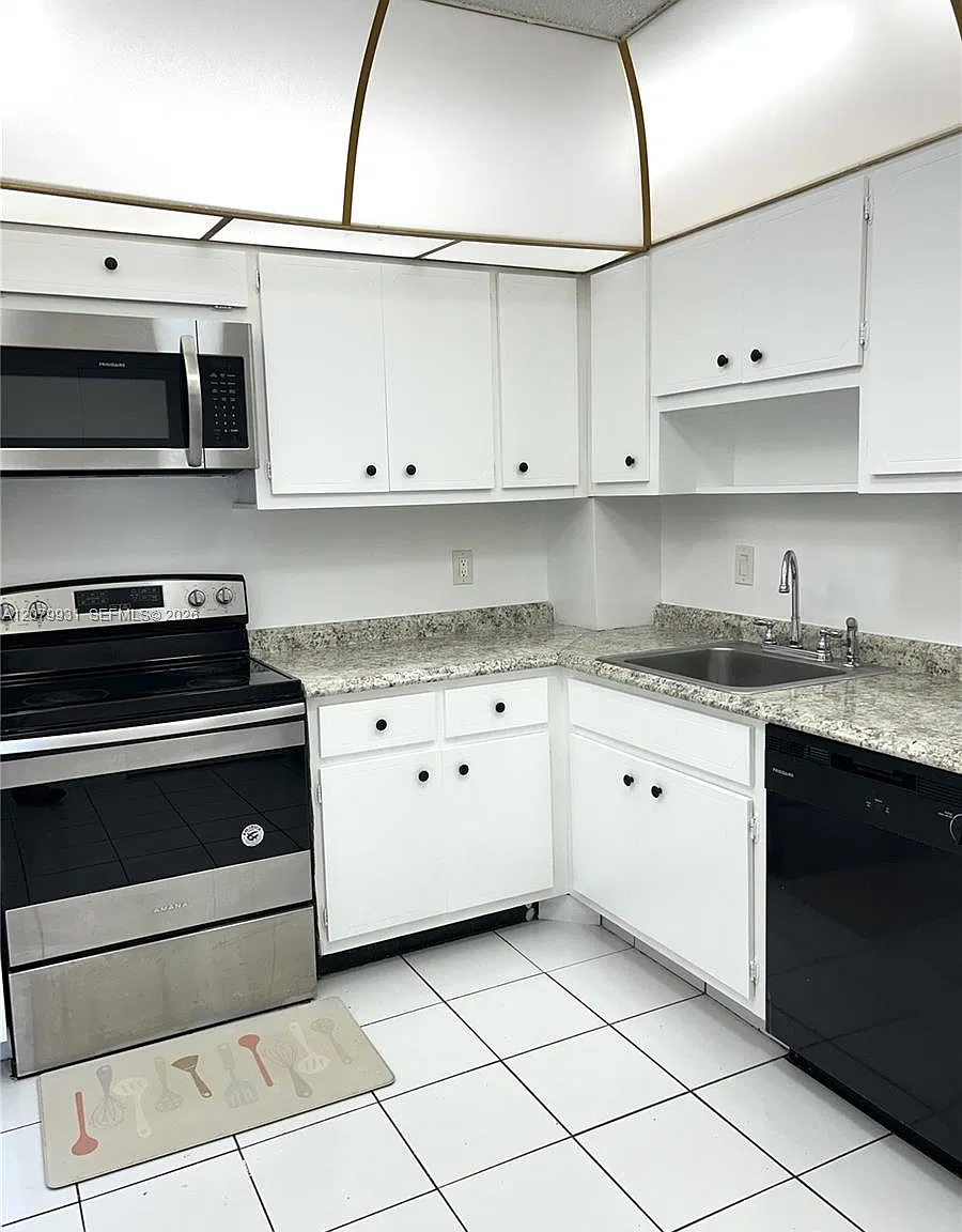 Hillcrest No 21 Condo — Photo 4
