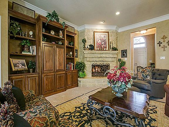4th image of 3619 Wooded Creek Cir