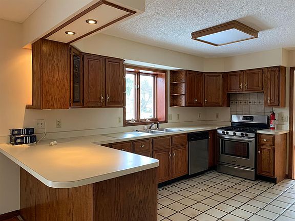 2nd image of 1145 Henlon Cir