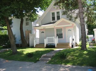 407 C Ave NW #2, Cedar Rapids, IA 52405