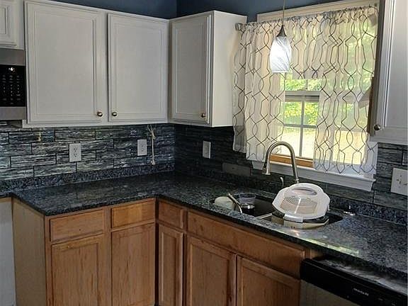 4th image of 3940 Bluestem Dr