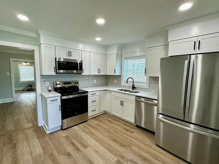 1405 Anderson St — Photo 12