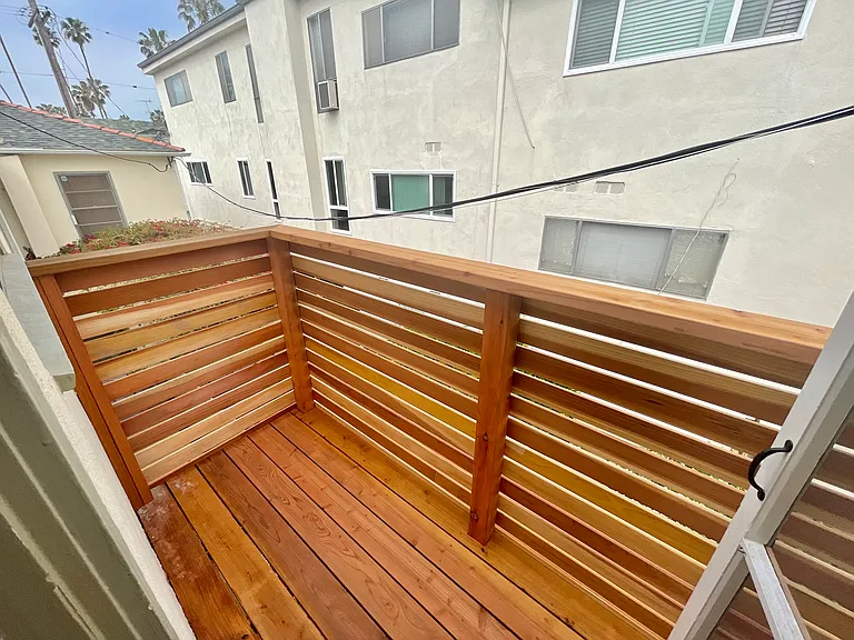 1008 6th St — Photo 9