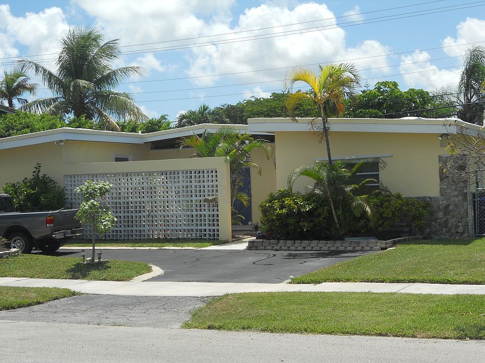 1st image of 21200 NE 20th Ave