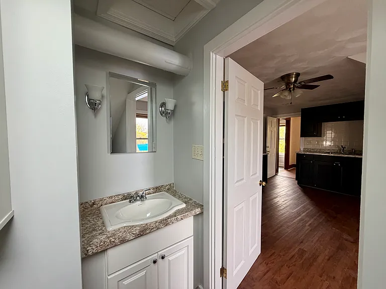 13 Elizabeth St #3 — Photo 6