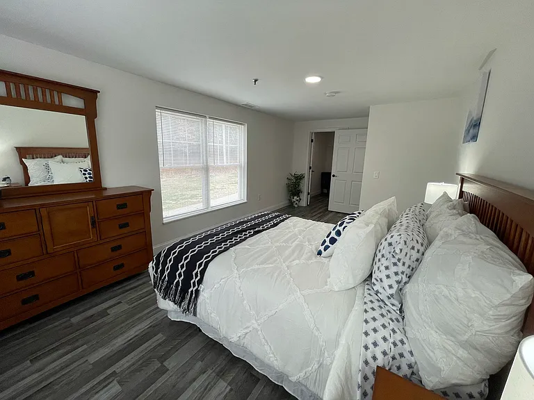 Hollis Commons — Photo 9
